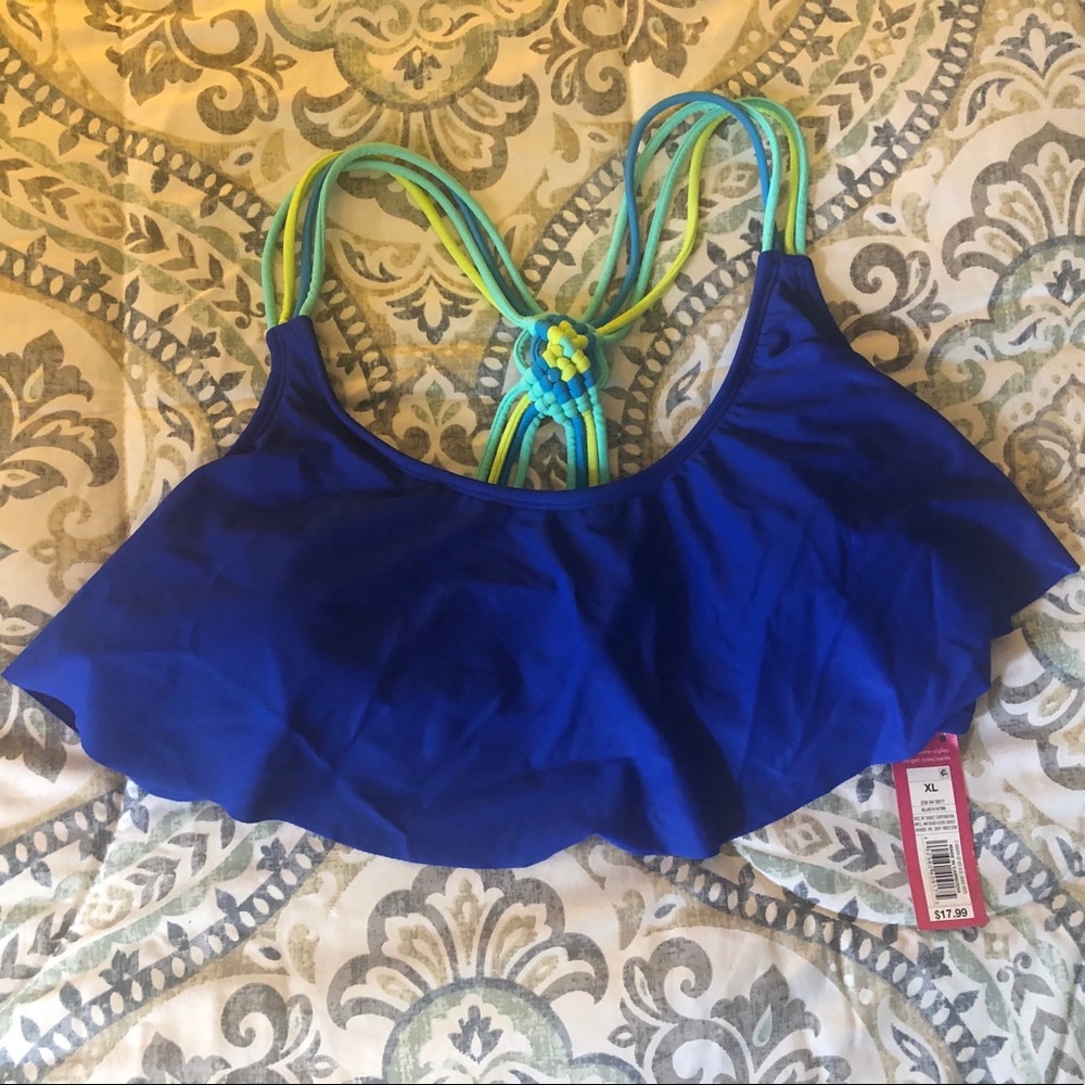 NWT bikini top! *CAN BUNDLE SUITS, SEND OFFERS*